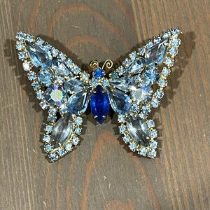 Vintage Weiss Butterfly Brooch Pin Signed Blue Rhinestones Faceted Jewels Estate